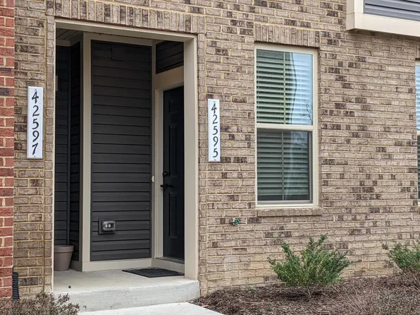 42595 Burbank Ter, Sterling, VA 20166
