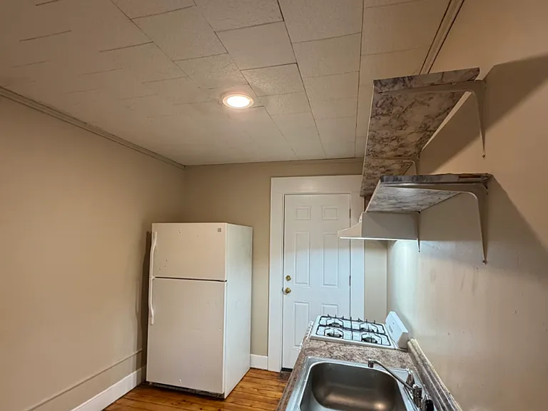 522 4th St — Photo 3