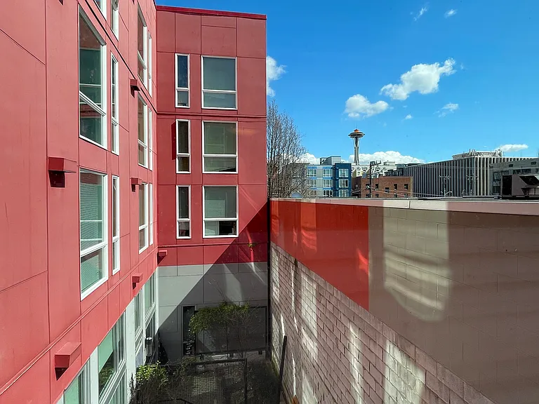 Queen Anne Flats — Photo 37