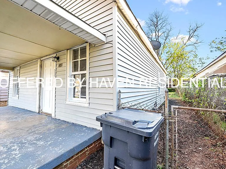 423 Church St NW — Photo 3
