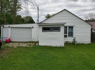 6727 Prescott Dr, Derby, NY 14047
