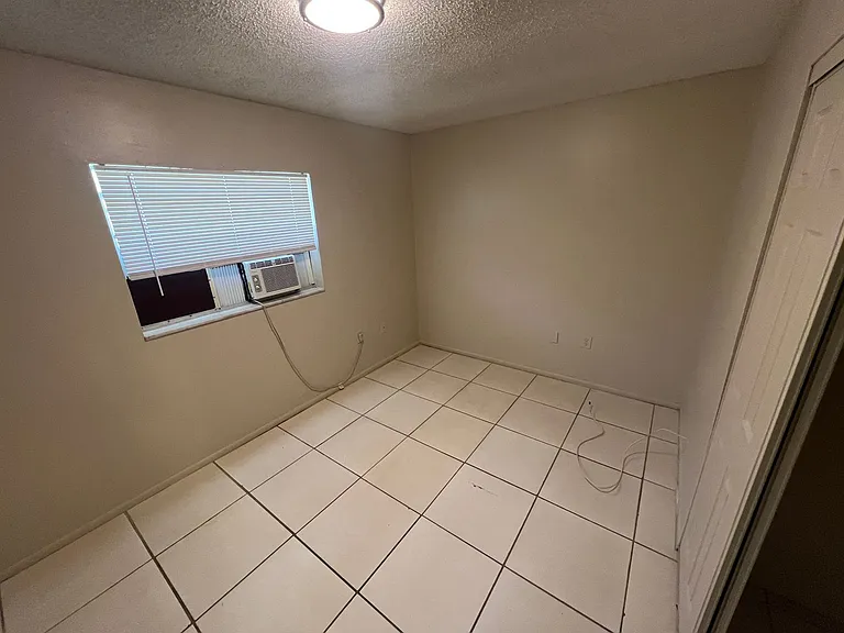1057 Alderman St — Photo 7