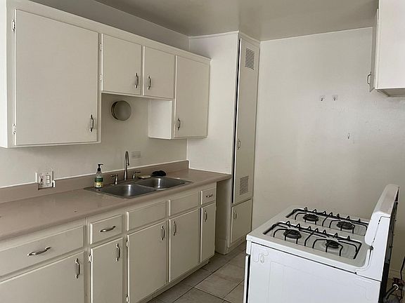 2nd image of 1416 Armacost Ave APT 2