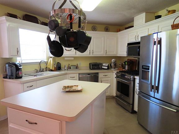 4th image of 1626 Cedrus Ln