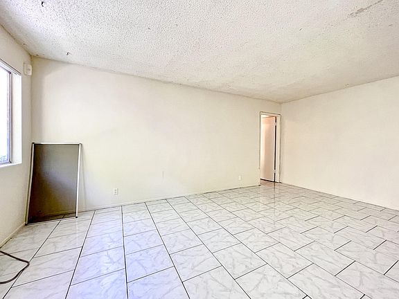 3rd image of 1020 W Angeleno Ave #2