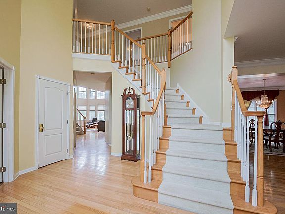 5th image of 18 Harvest Ln