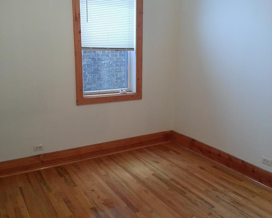 2nd image of 1454 W 18th St APT 4