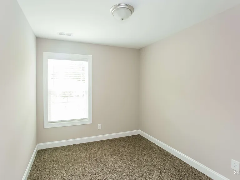 1105 Rosewood Ave — Photo 9