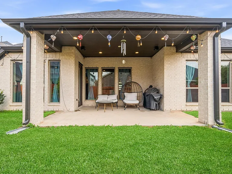 2106 Stargrass Dr — Photo 45