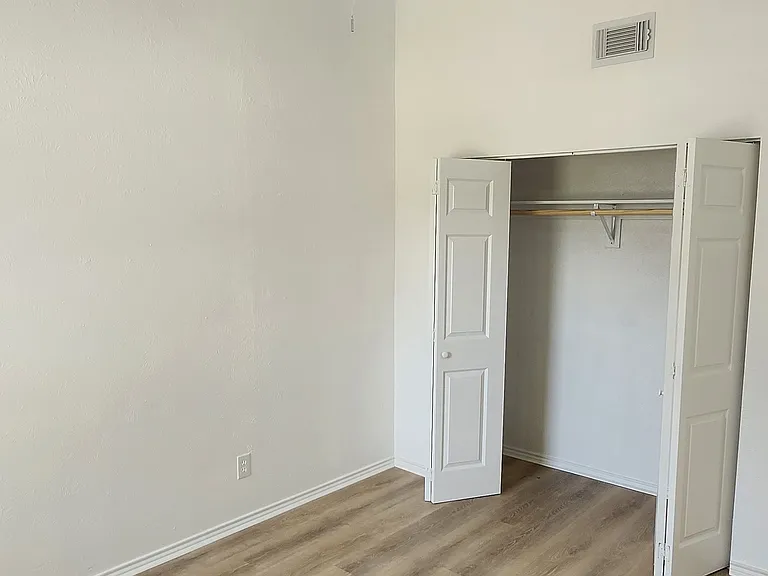 4621 Waterway Dr — Photo 7