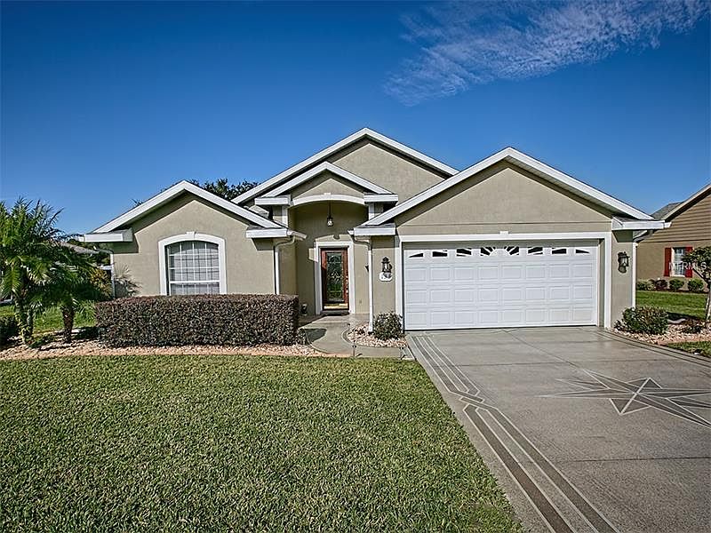 1st image of 133 Twin Lakes Cir