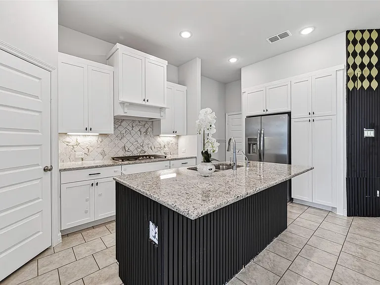 6602 Albany Forest Ct — Photo 15