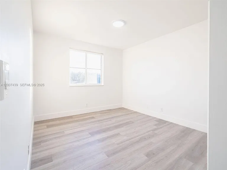 801 Tanglewood Cir — Photo 40