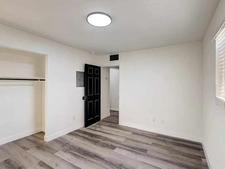 1922 Fairfield Ave #101 — Photo 16
