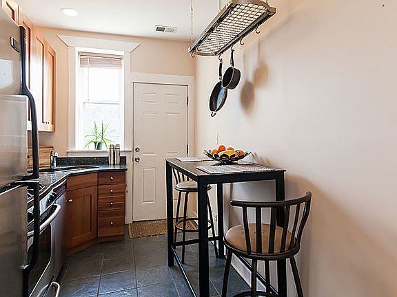 5th image of 3303 W Ainslie St #3