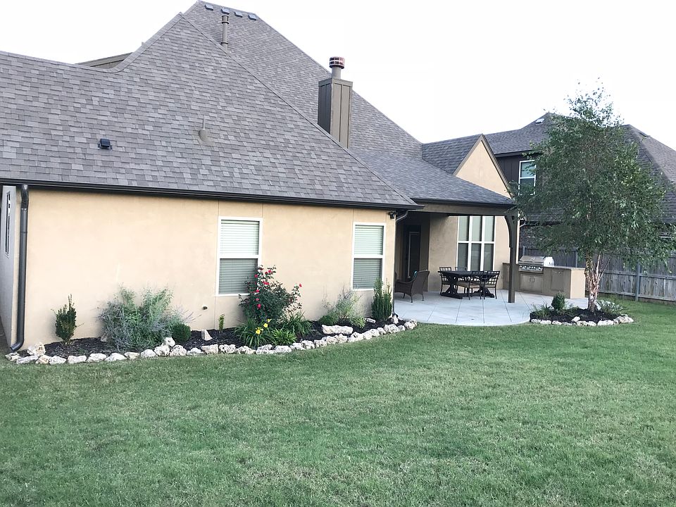 2nd image of 4752 S 162nd Ave E
