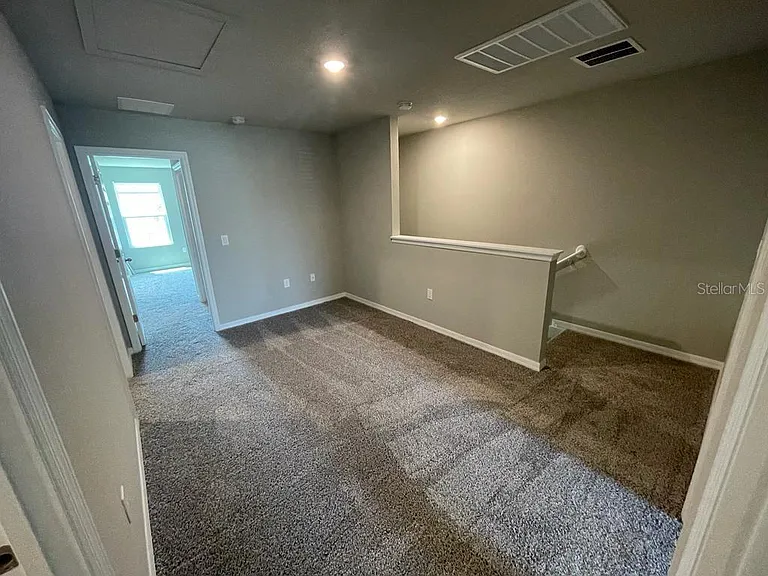 513 Legacy Loop — Photo 9