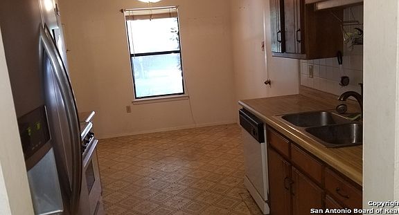 5th image of 113 Bramblewood Cir