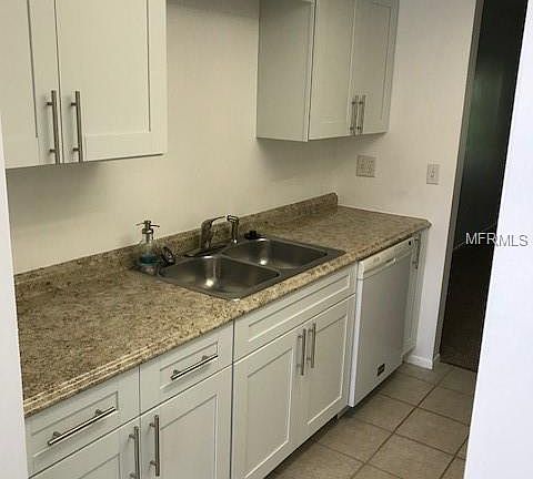 2nd image of 1137 Montrose Pl