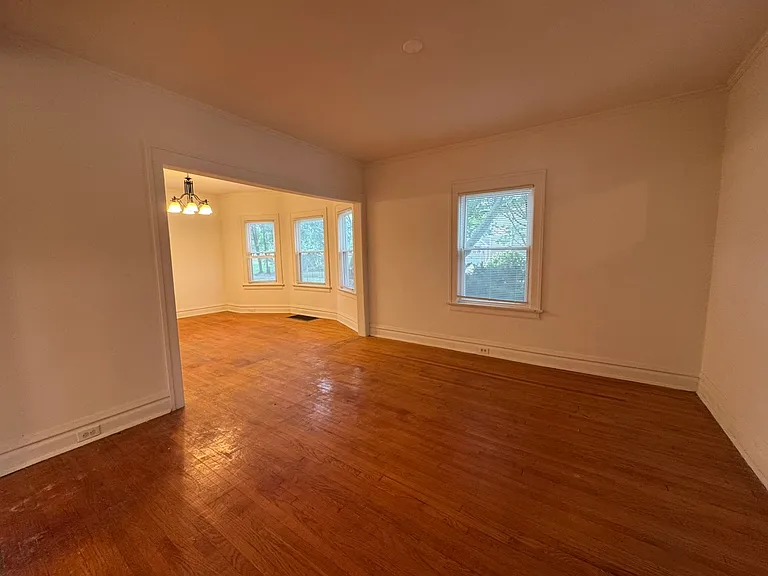 519 S Hale St — Photo 5