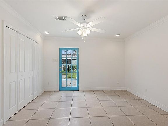4th image of 108 Wilshire Pl