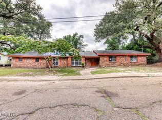 185 Jefferson Davis Ave, Biloxi, MS 39530