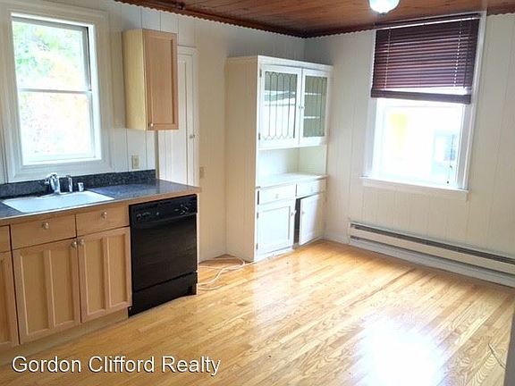 2nd image of 1024 Greenwich St #A
