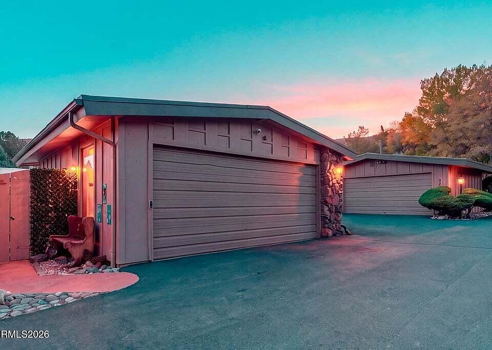 1st image of 154 Lake Glen Dr