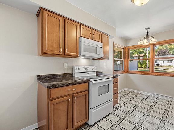 4th image of 209 S Garfield AVENUE