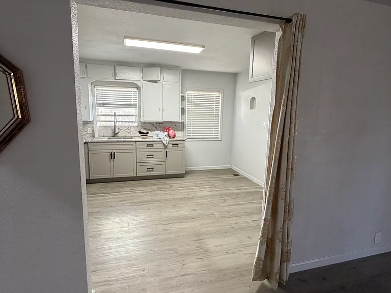 325 Mission St — Photo 18