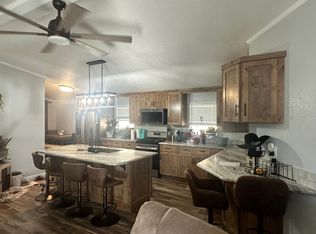 16752 Wildflower Ln, Prather, CA 93651