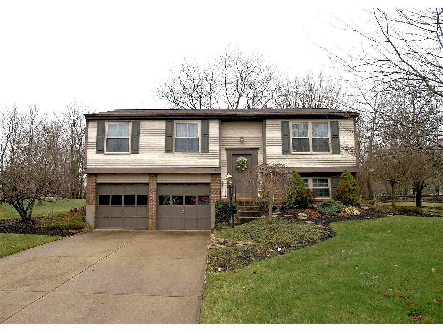 6929 Fallen Oaks Dr photo 1