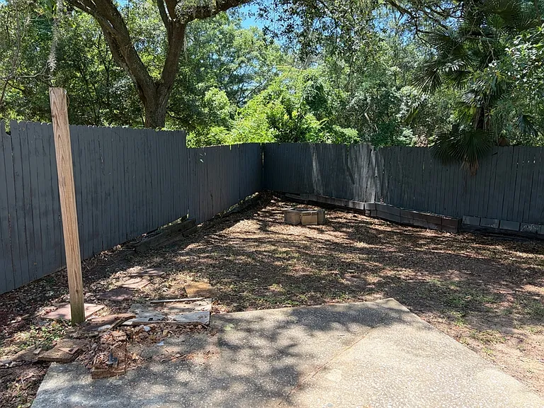 1819 Salmon Dr — Photo 16