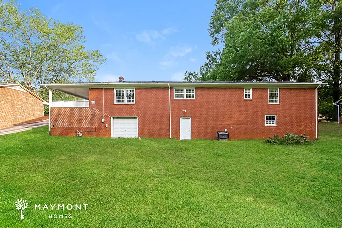 604 Brandon St — Photo 3