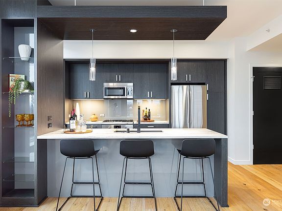 5th image of 1321 Seneca Street #1203
