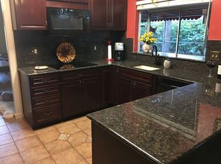 10401 N Camarillo Dr, Fresno, CA 93730