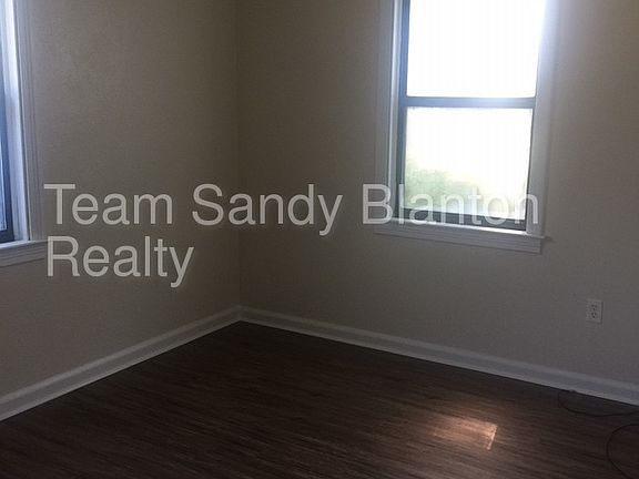 4th image of 222 E Highland Dr