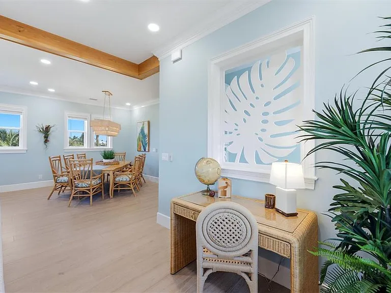 115 Aqua Ln — Photo 26