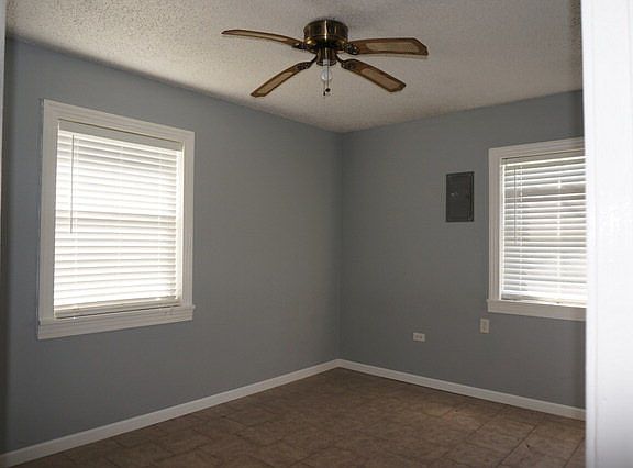 4th image of 435 Richmond Ave