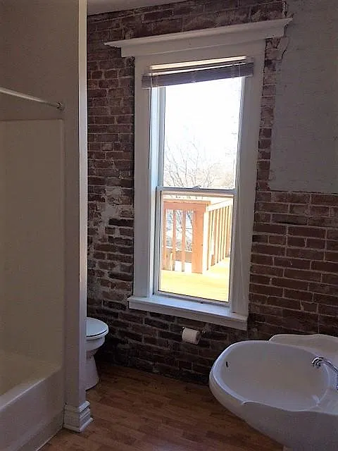 569 Campbell St — Photo 4