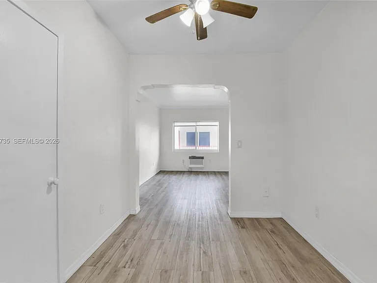 1135 Euclid Ave #202 — Photo 8