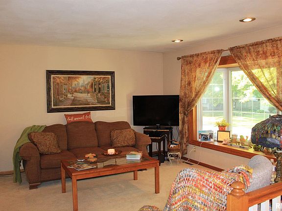 4th image of 1718 Cardinal Dr