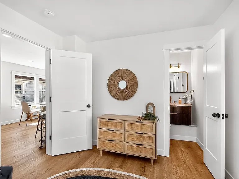 4840 Hillside Ave — Photo 9