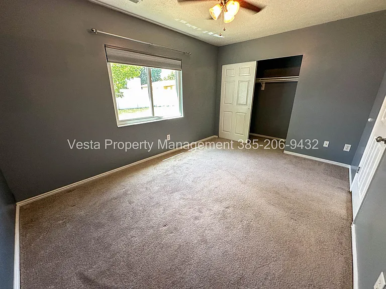 1293 W 570 N — Photo 12