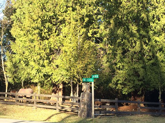5th image of 11207 244th Ave NE