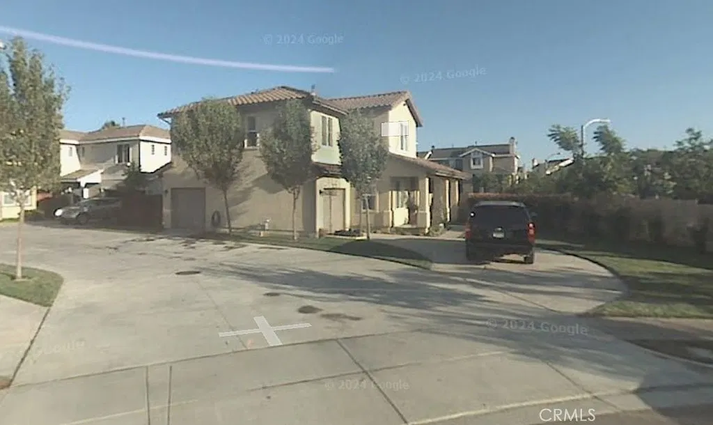 3 bed, 2.5 bath, 1913 sqft, $4,500 — Photo 1