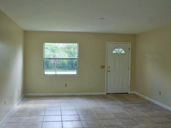 4th image of 1525 SW Gadsan Ave