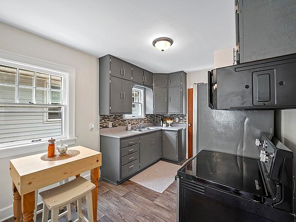 5th image of 1022 E Gift Ave