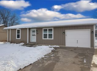 317 Midwestern Dr, Ottawa, IL 61350