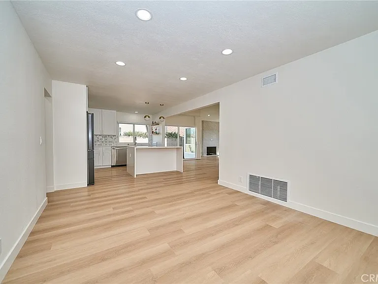 15061 Talley St — Photo 14